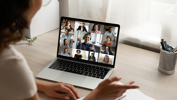 ¿Meet o Teams? Ya no importa: Guía sobre la integración total de salas de reuniones